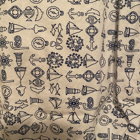 Button down - Picture 3 of 3